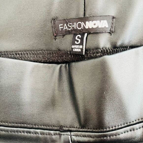 Fashion Nova black faux leather skinny fit pull on pants size Small. - Picture 5 of 6